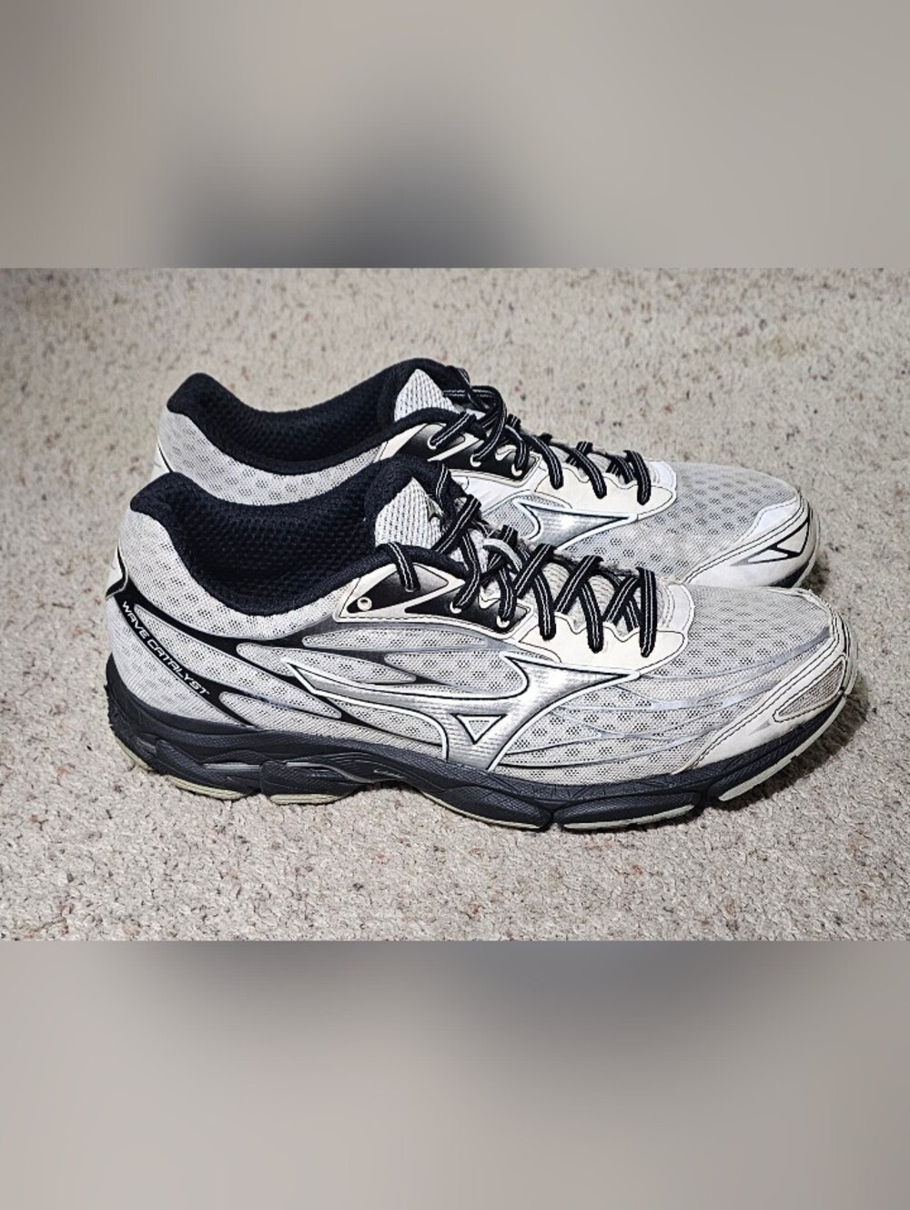 Mizuno Men R638B53 Wave Catalyst White/Silver/Black Running Shoes Size 9.5